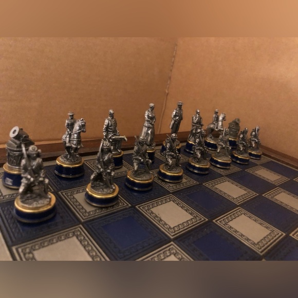 Civil War Chessmen by The Franklin Mint - Picture 3 of 7